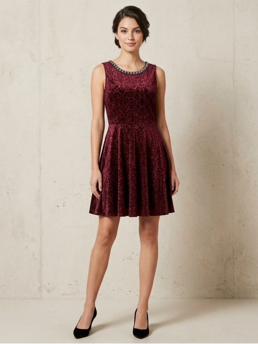 NWT - Doe & Rae Burgundy Jeweled Neck Sleeveless Cocktail Dress - Size M
